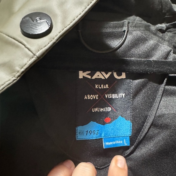 Kavu Men’s Army Green Raincoat Jacket - Picture 5 of 10